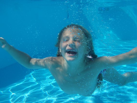 volando bajo el agua